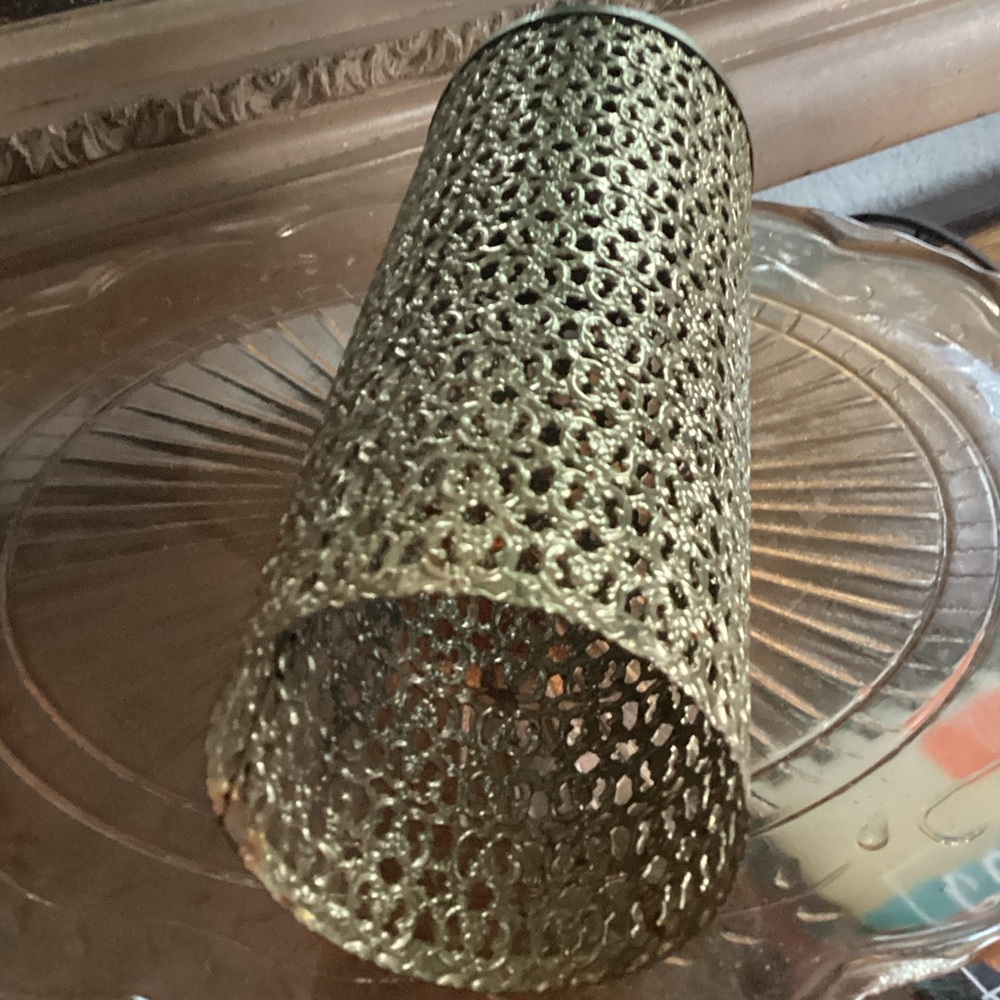 Ornate Gold Vanity hairspray cover - Picture 4 of 4